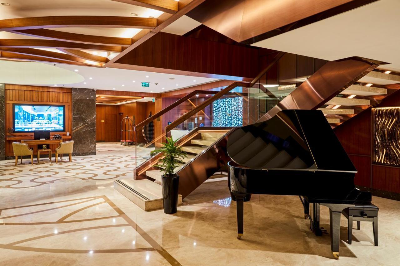 Moevenpick Istanbul Hotel Golden Horn Exterior foto The lobby of the hotel