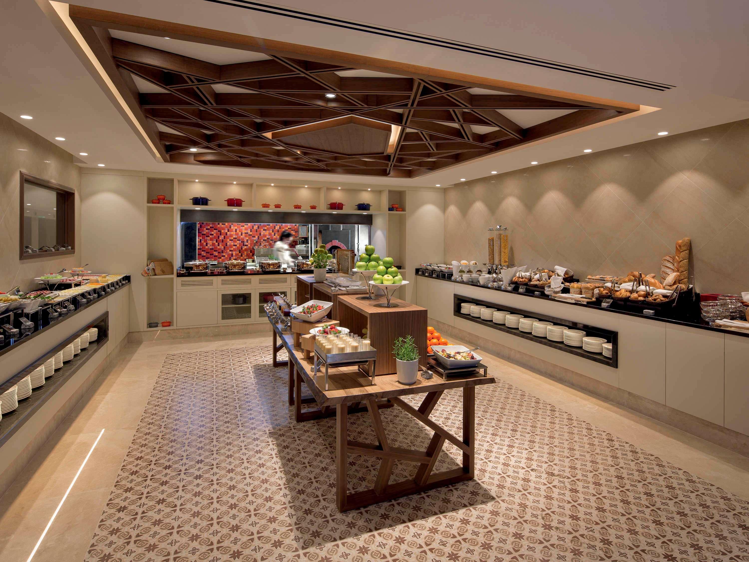Moevenpick Istanbul Hotel Golden Horn Exterior foto The lounge at the airport
