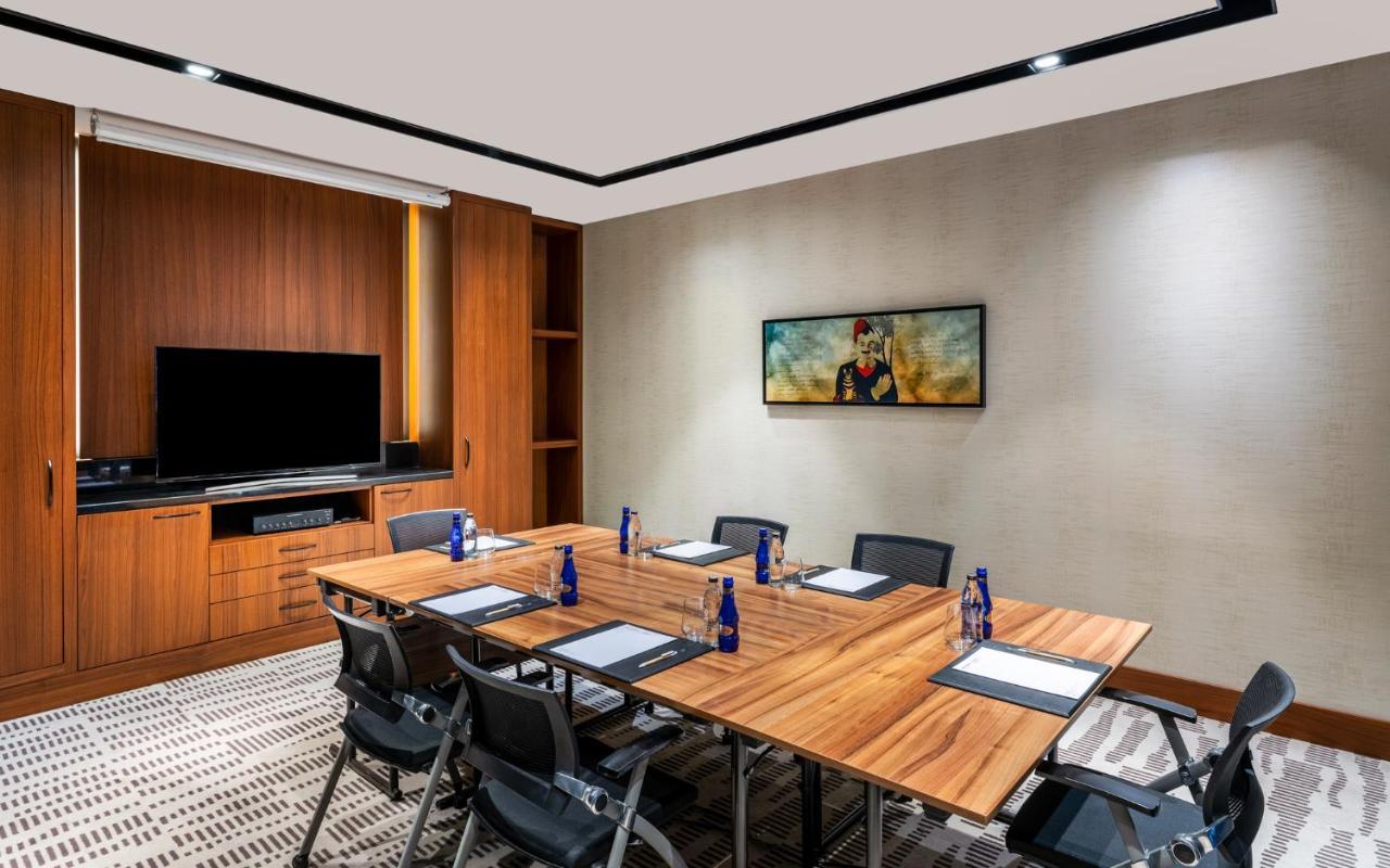 Moevenpick Istanbul Hotel Golden Horn Exterior foto Meeting room