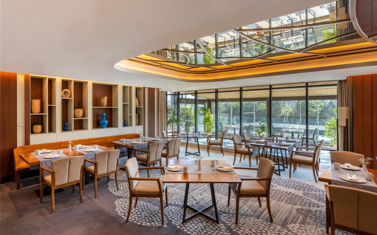 Moevenpick Istanbul Hotel Golden Horn Exterior foto The restaurant