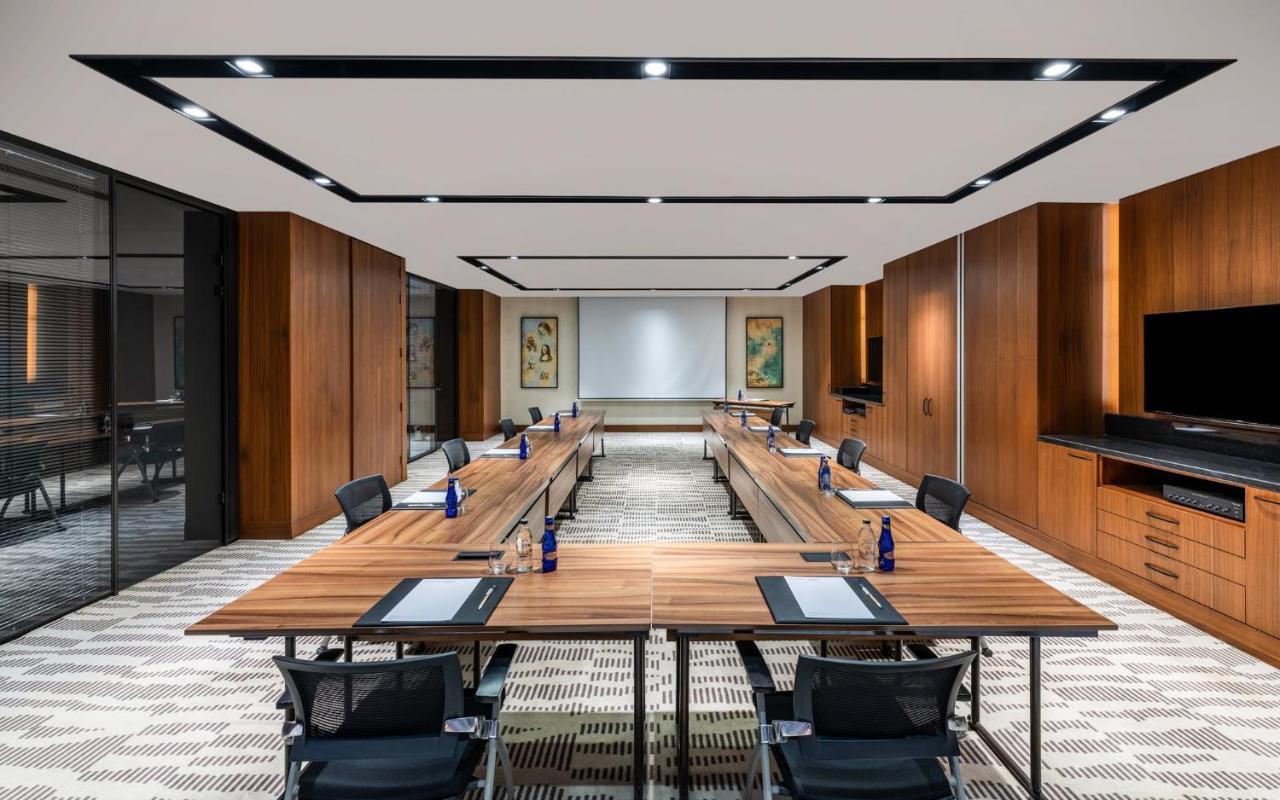 Moevenpick Istanbul Hotel Golden Horn Exterior foto Meeting room